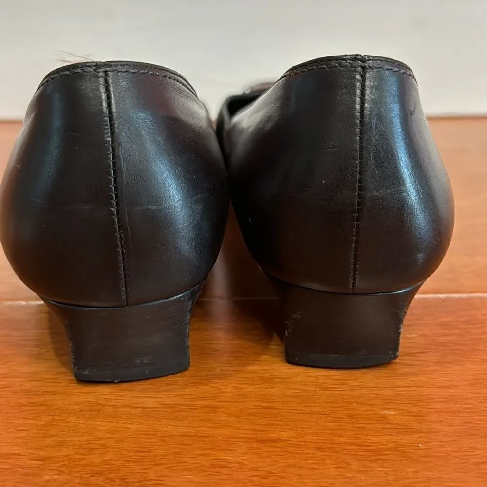 Salvatore Ferragamo Pumps Womens Black Leather Gancini Pointed Toe Low‎ Heel 9.5